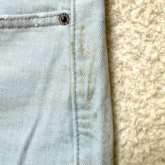 Extra High-Waisted Button-Fly Sky-Hi Straight Cut-Off Jeans - Picture 4 of 4